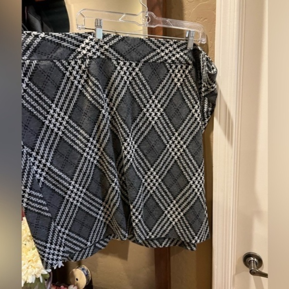 Lane Bryant Knit Pencil Skirt Sz 28 Gray Plaid Houndstooth Stretch Career Work